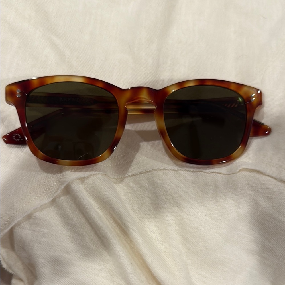 Parker Brown Wayfarer Sunglasses Classic Design